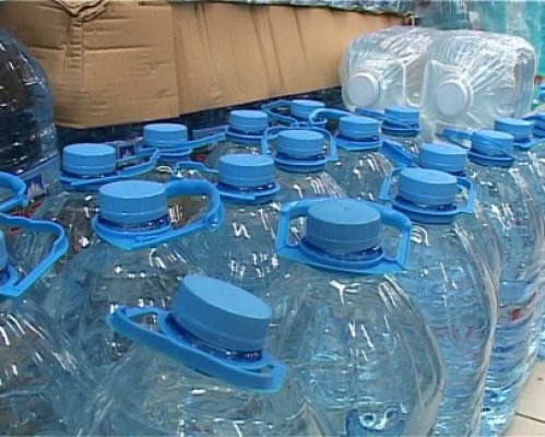 ANPC a oprit de la comercializare peste 100.000 litri apă minerală